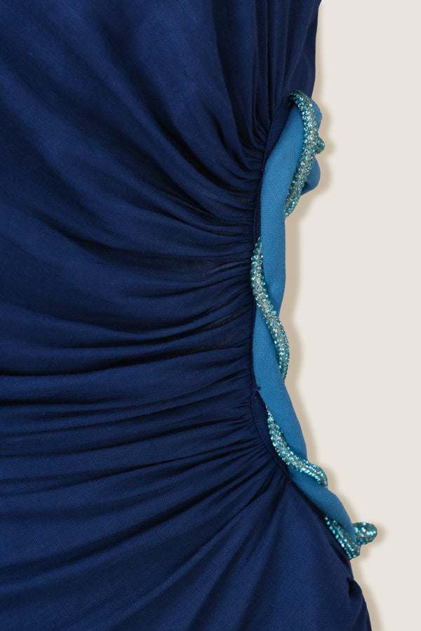 Robe longue strassée à découpe