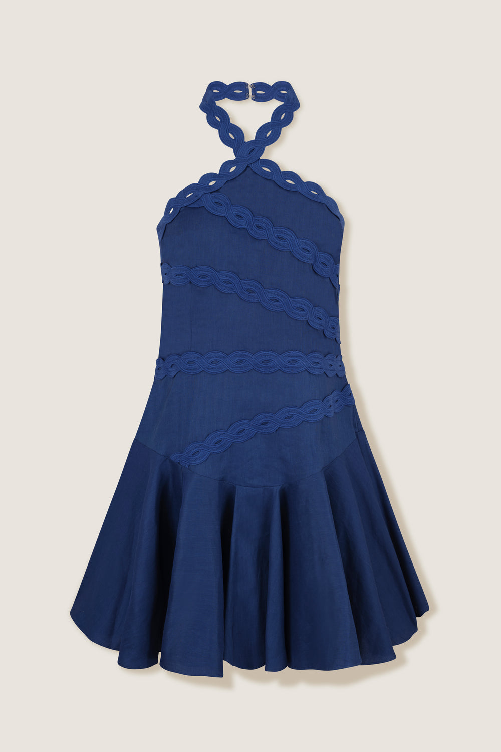 Short dress with braided ribbon