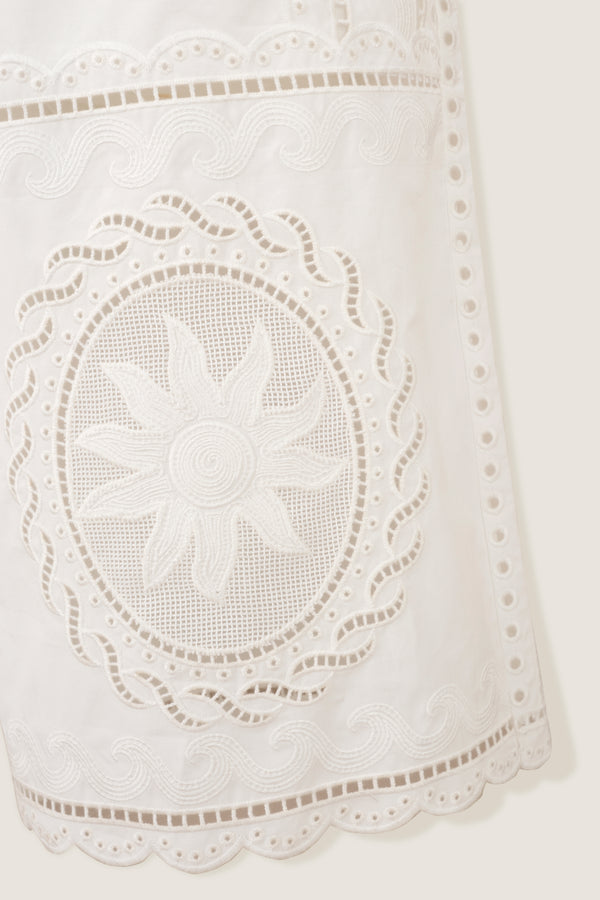 Bermuda en broderie anglaise