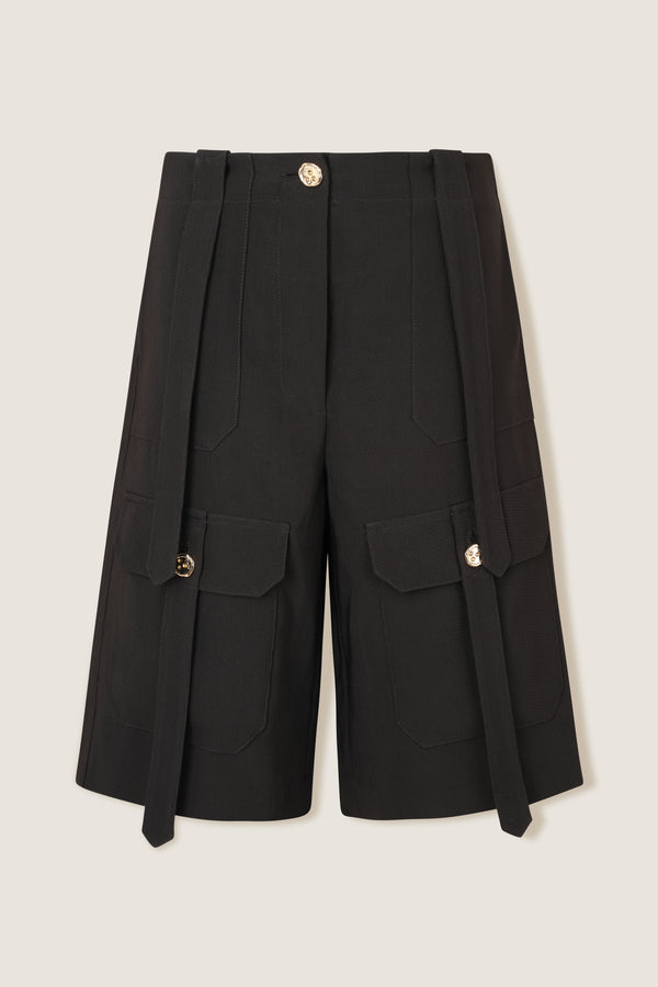 Bermuda shorts with patch pockets