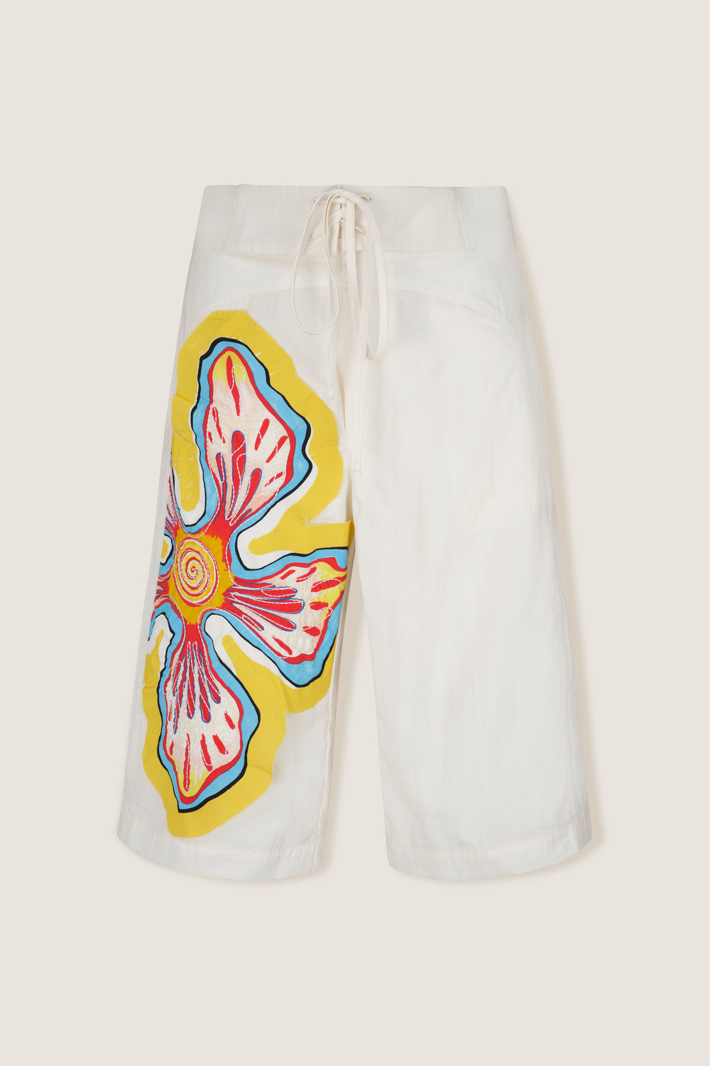 Bermuda shorts with a drawstring