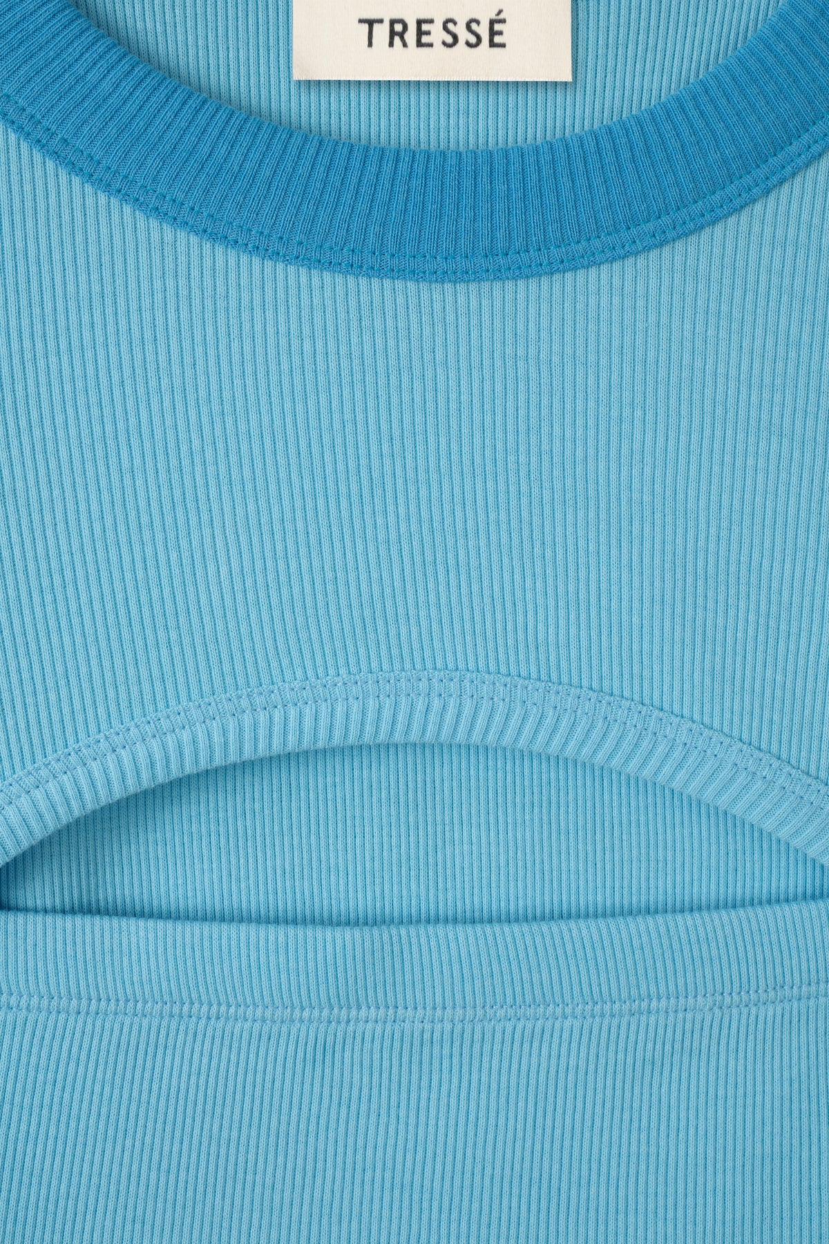 Top mit Cut-out