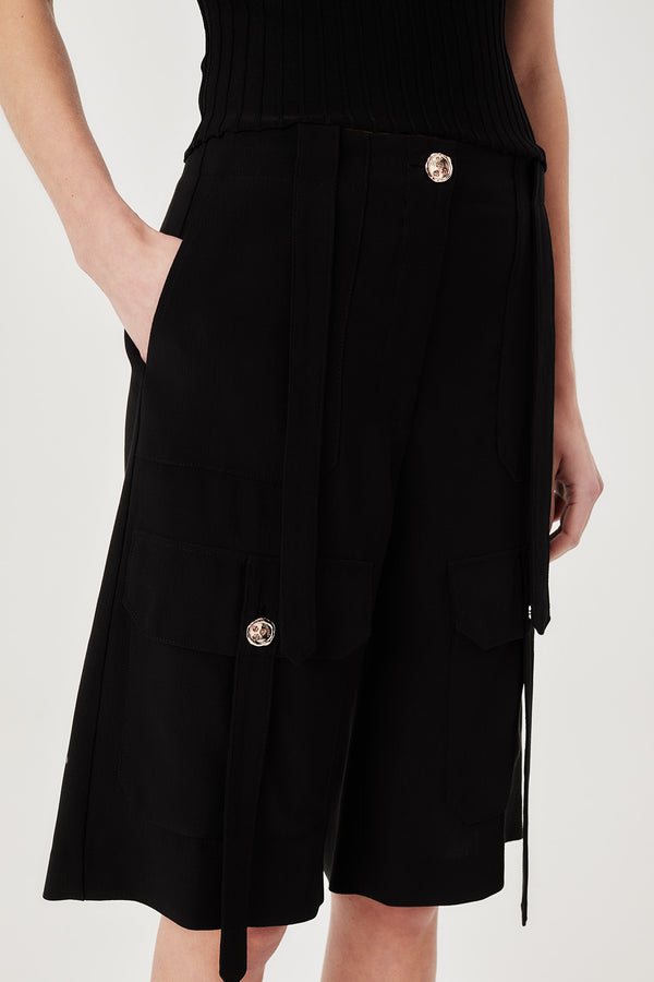 Bermuda shorts with patch pockets