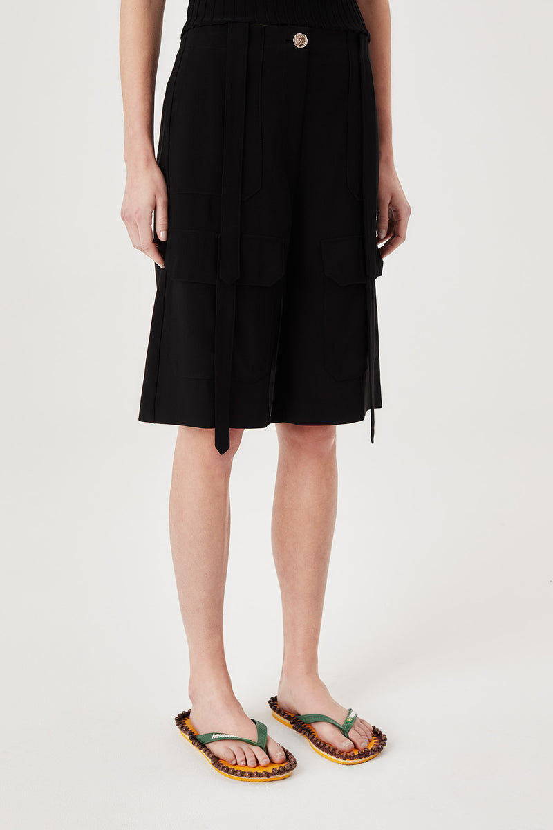 Bermuda shorts with patch pockets