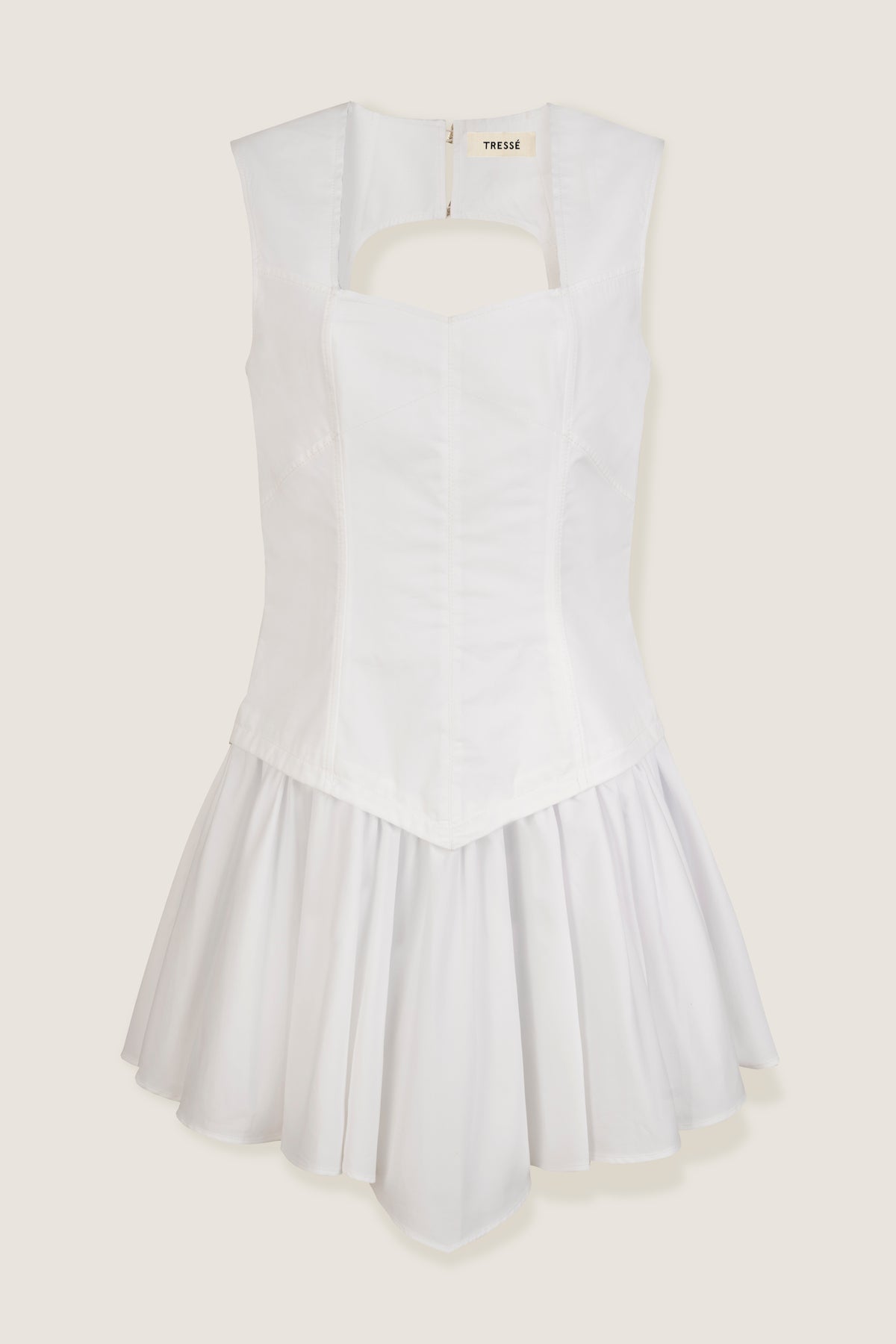 Vestido con volantes y espalda descubierta