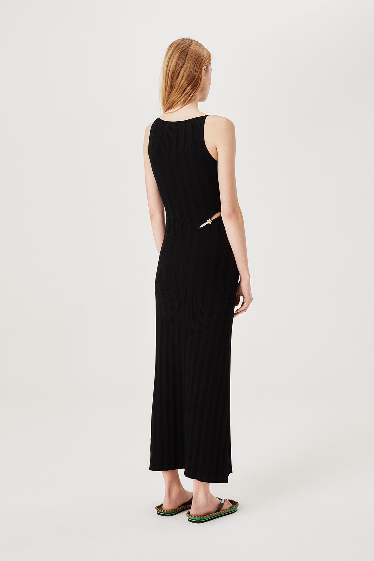 Robe en maille à ouverture asymétrique