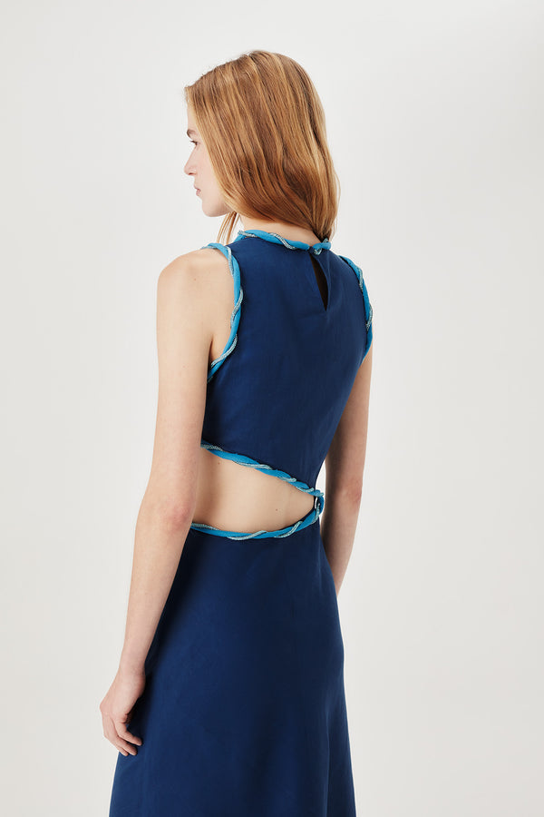 Robe longue strassée à découpe