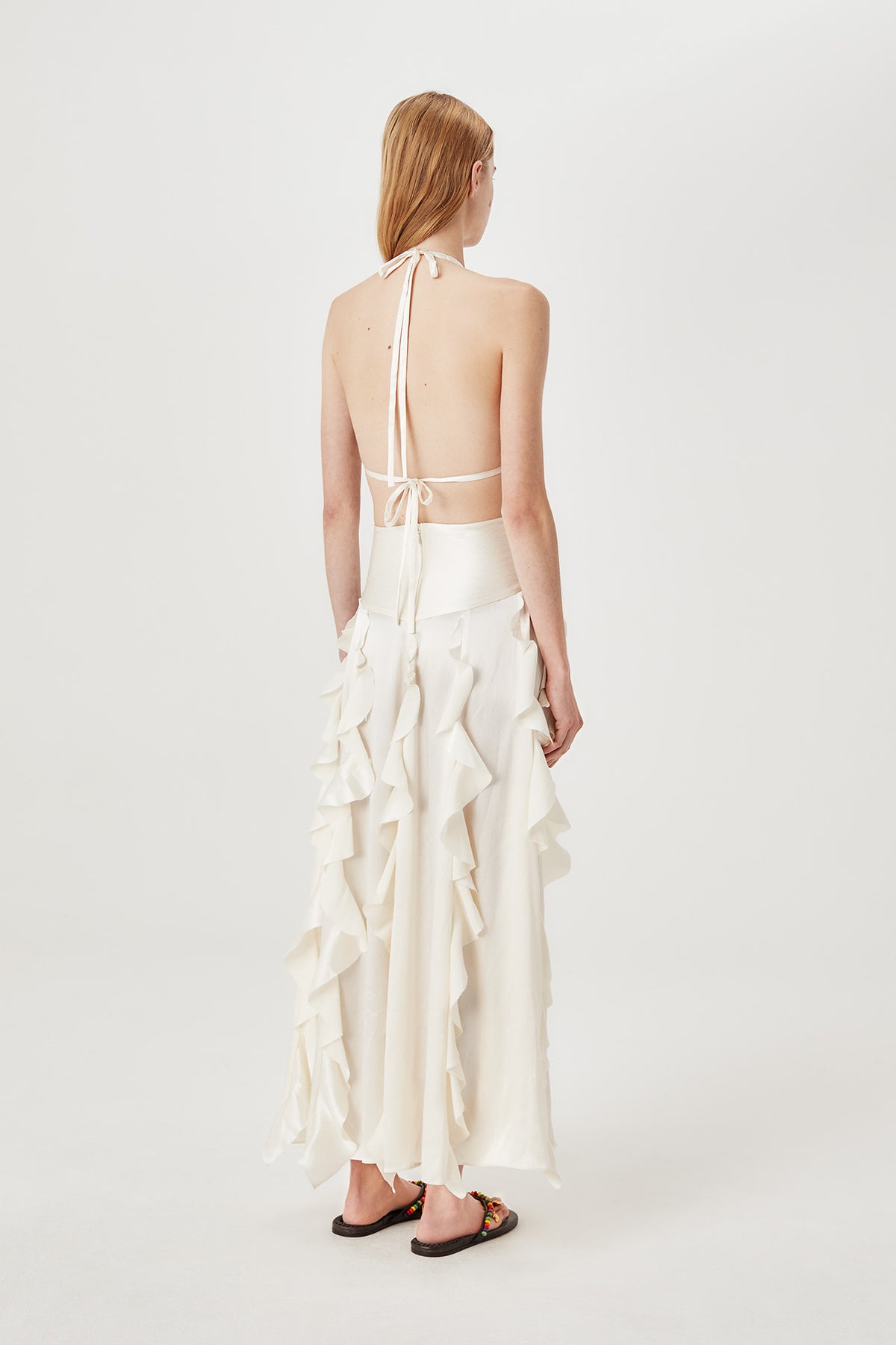 Robe dos nu à volants