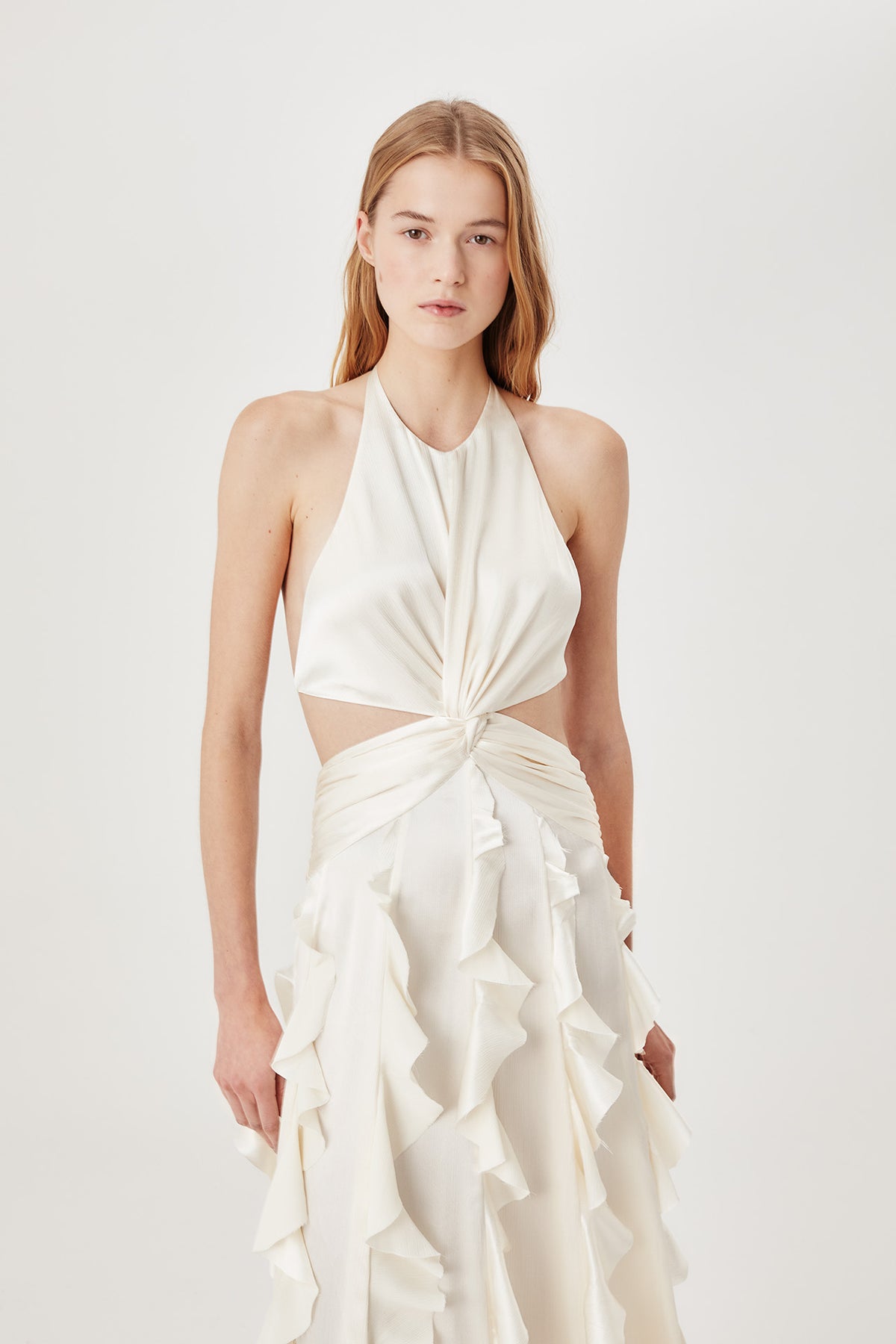 Robe dos nu à volants