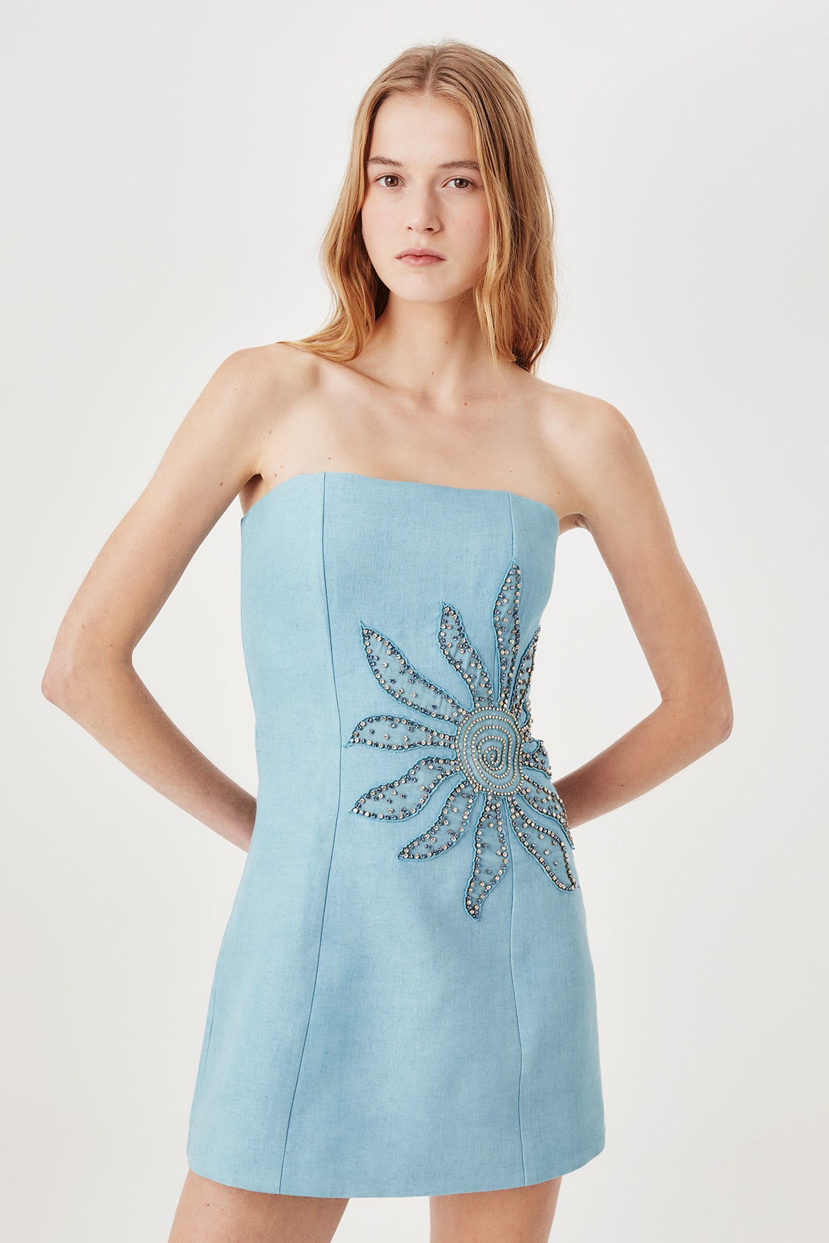 Vestido bustier con sol de strass