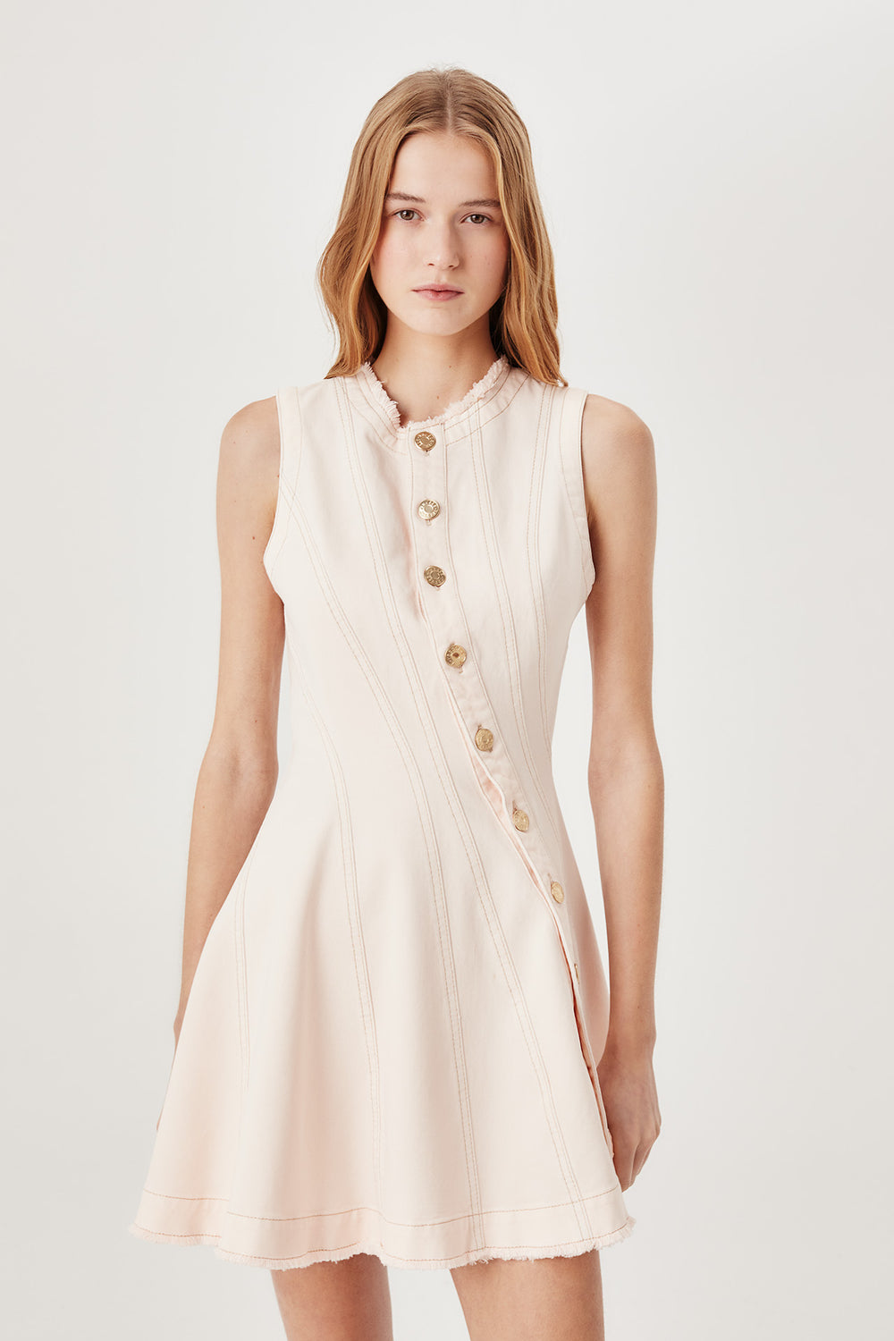 Robe en denim avec découpe en biais