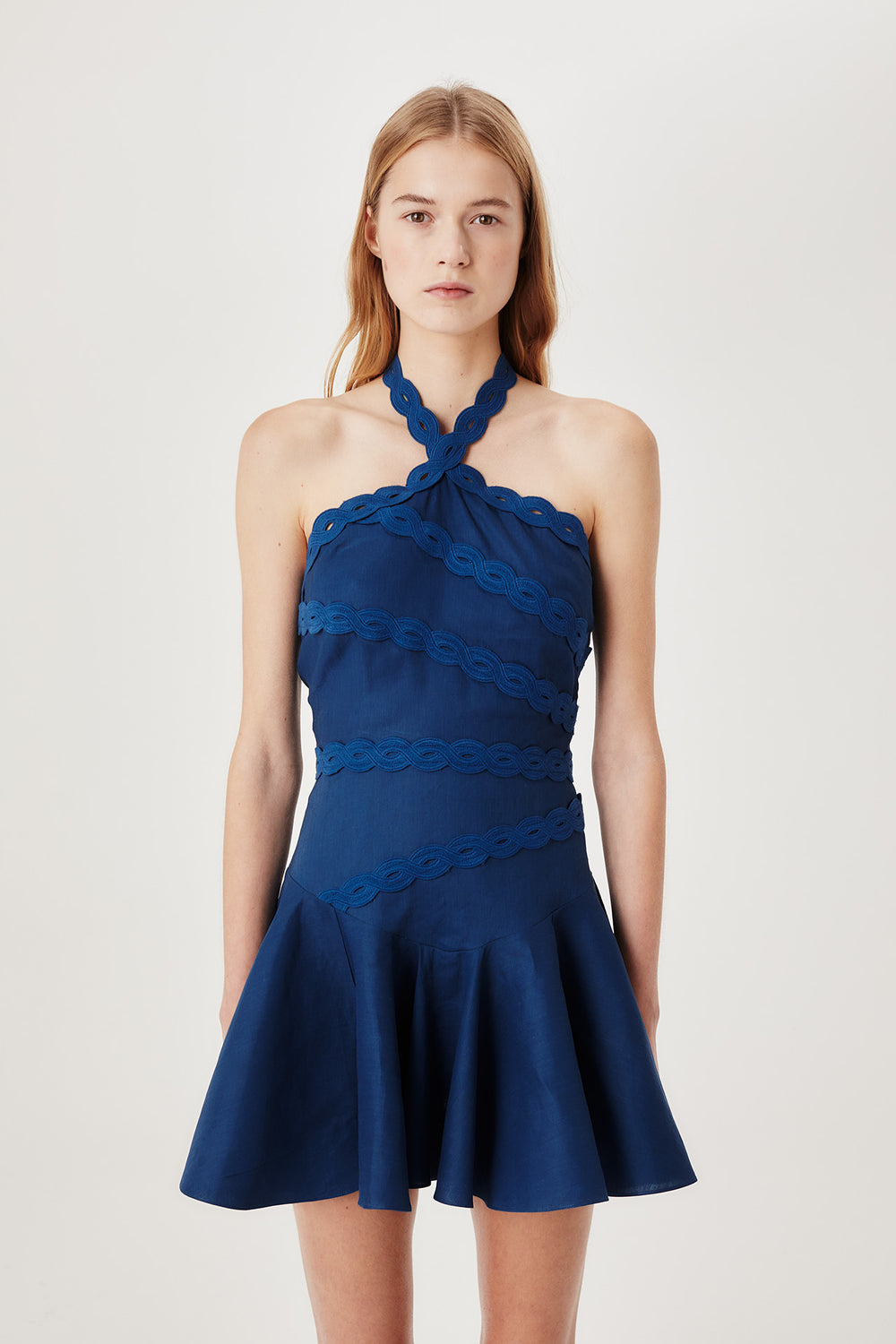 Short dress with braided ribbon