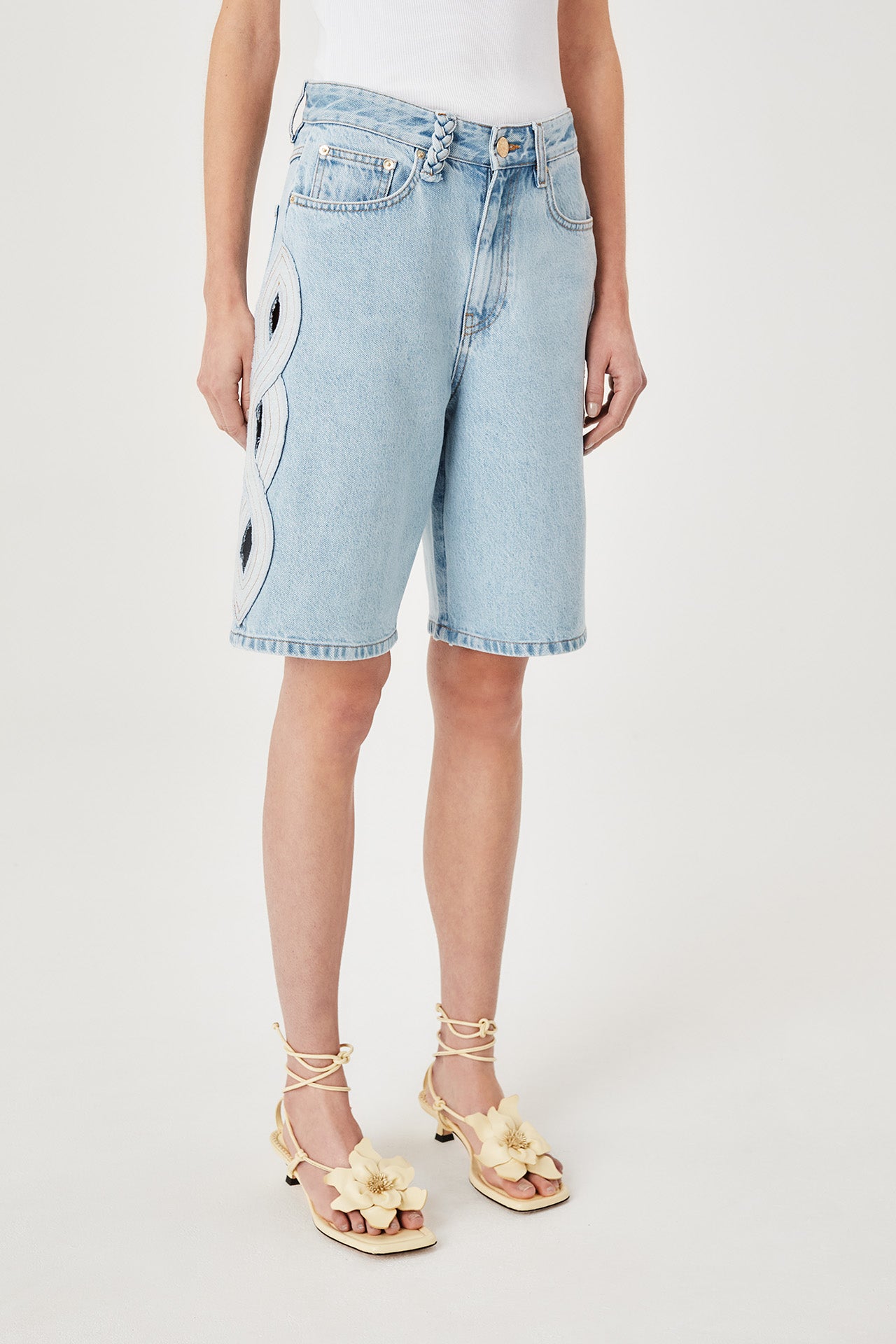 Bermuda shorts with openwork braids
