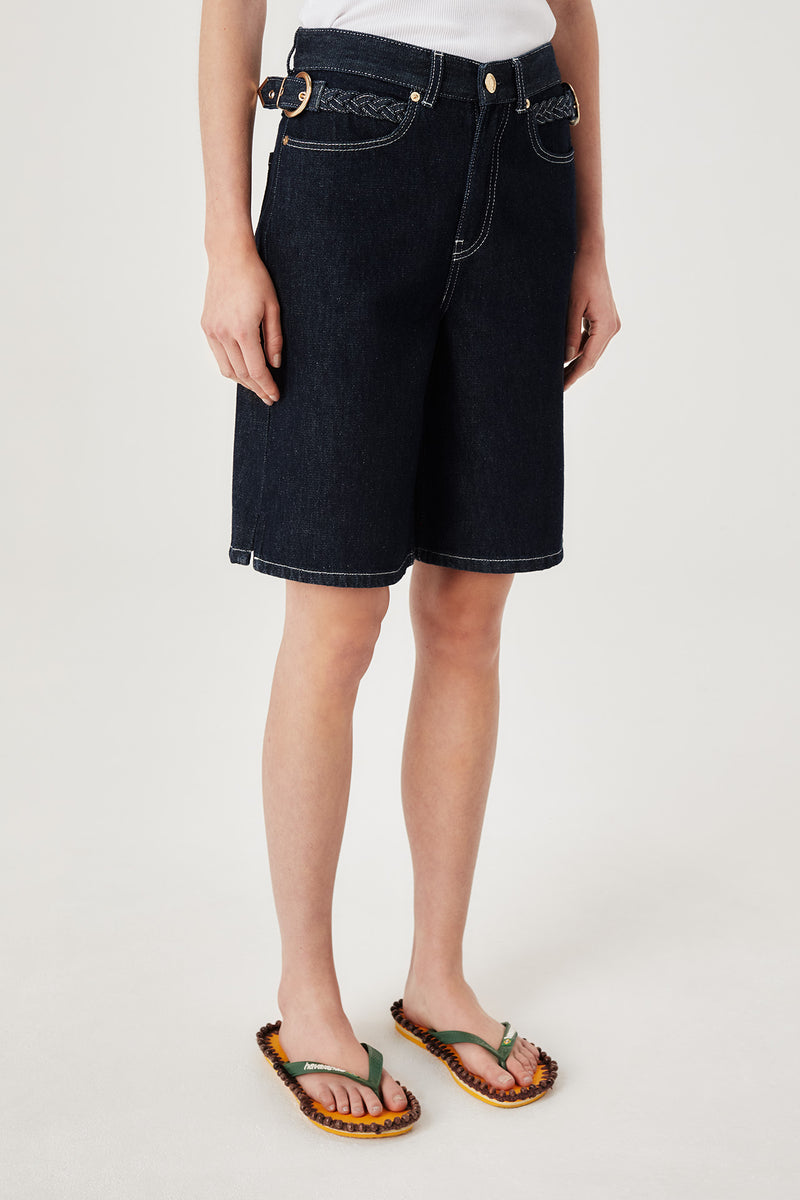 Bermuda shorts with braided details