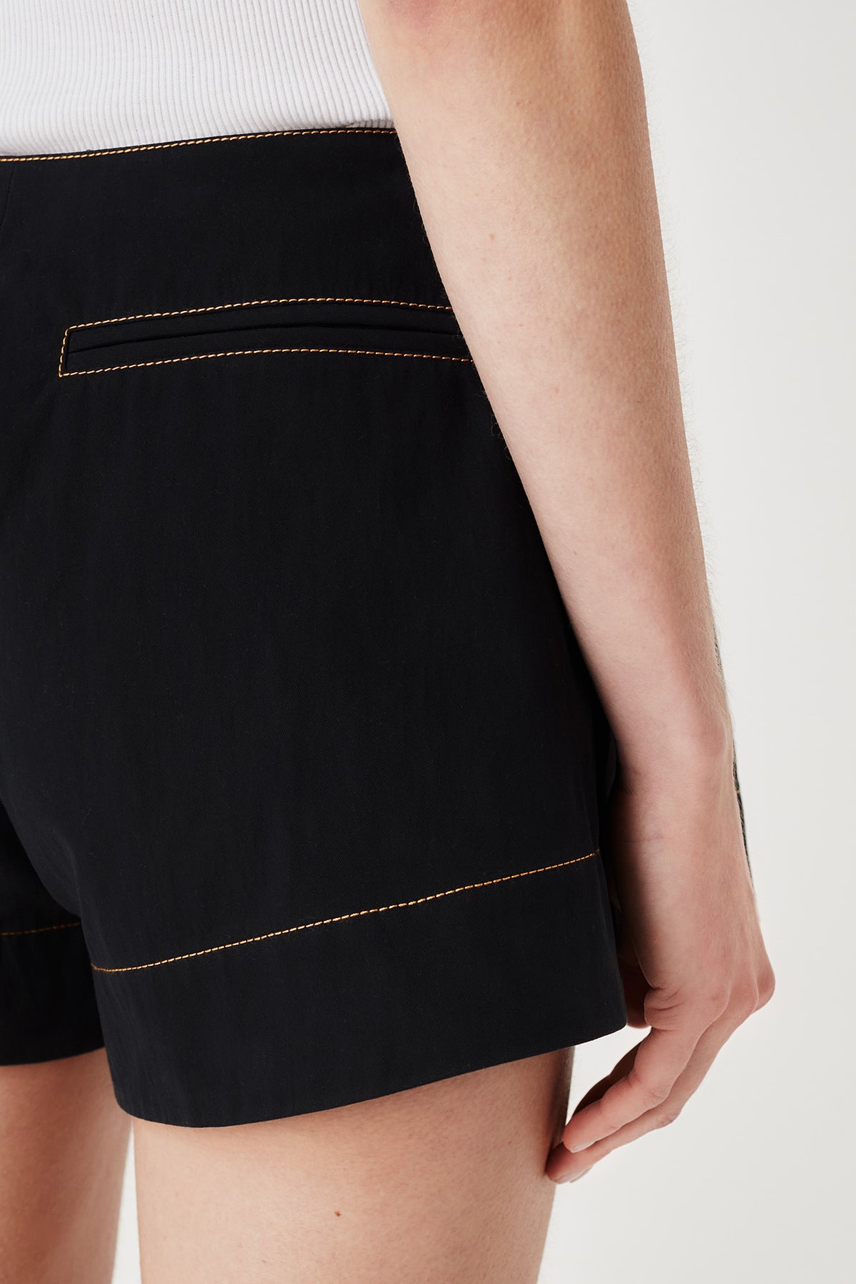 Pleated shorts
