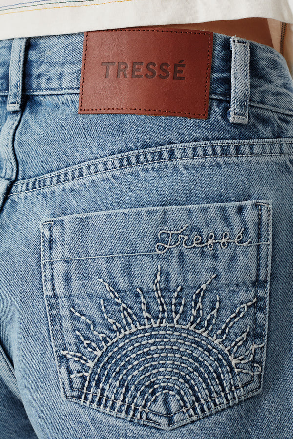 Short à poches brodées