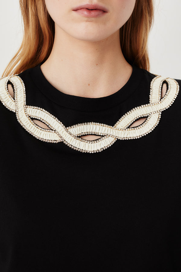 Braided collar T-shirt