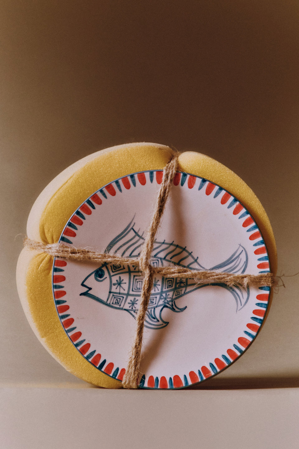 Assiette à dessert à motif poisson