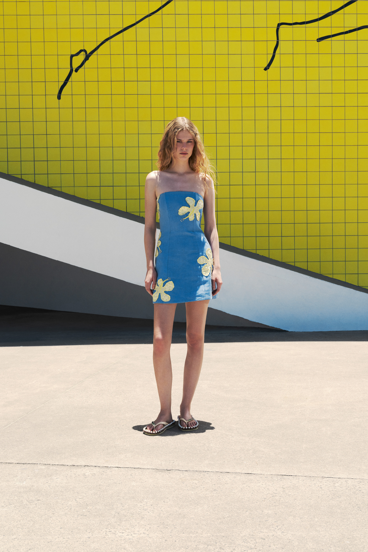 Abito bustier a fiori gialli