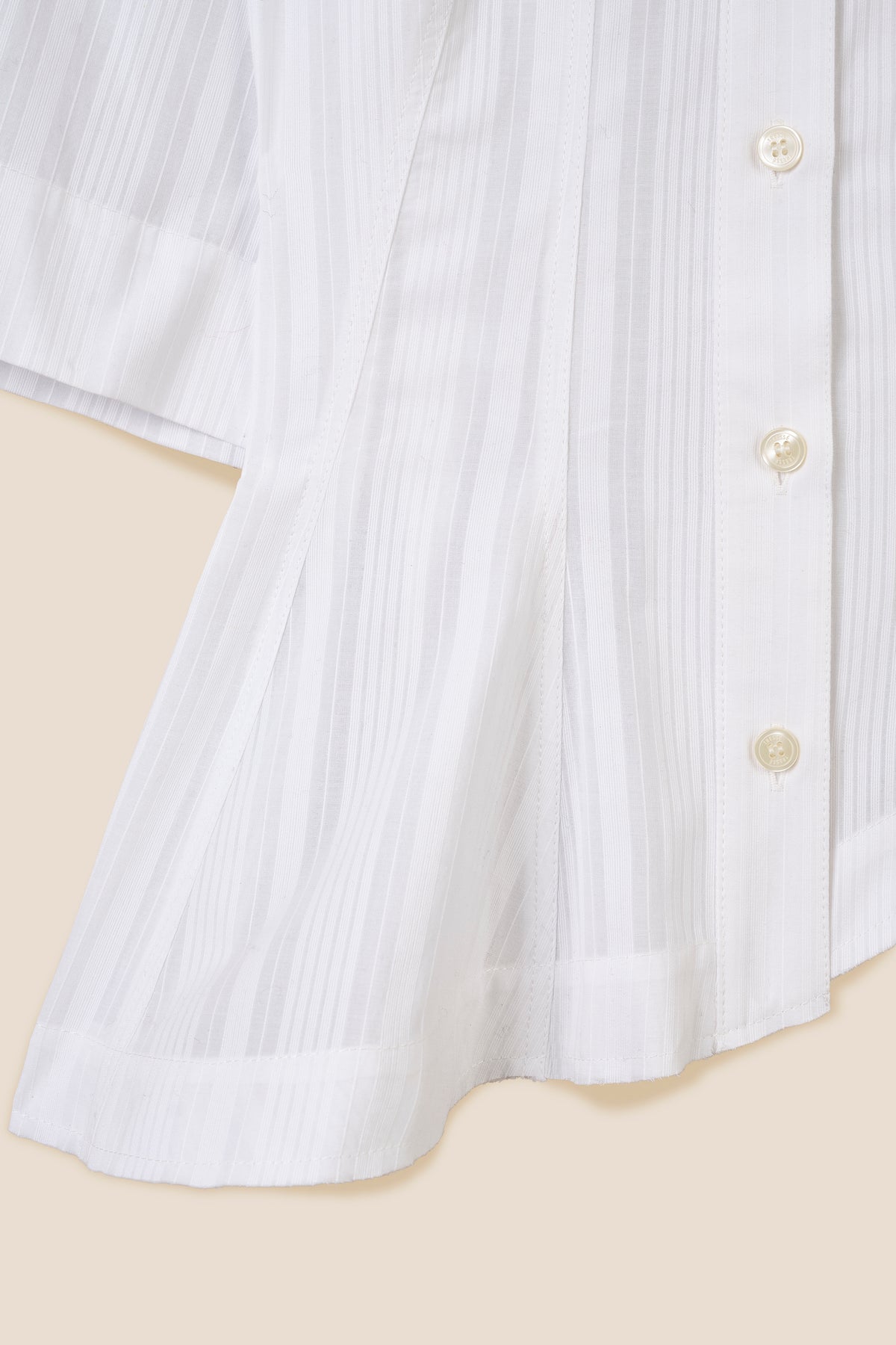 Chemise à découpe asymétrique