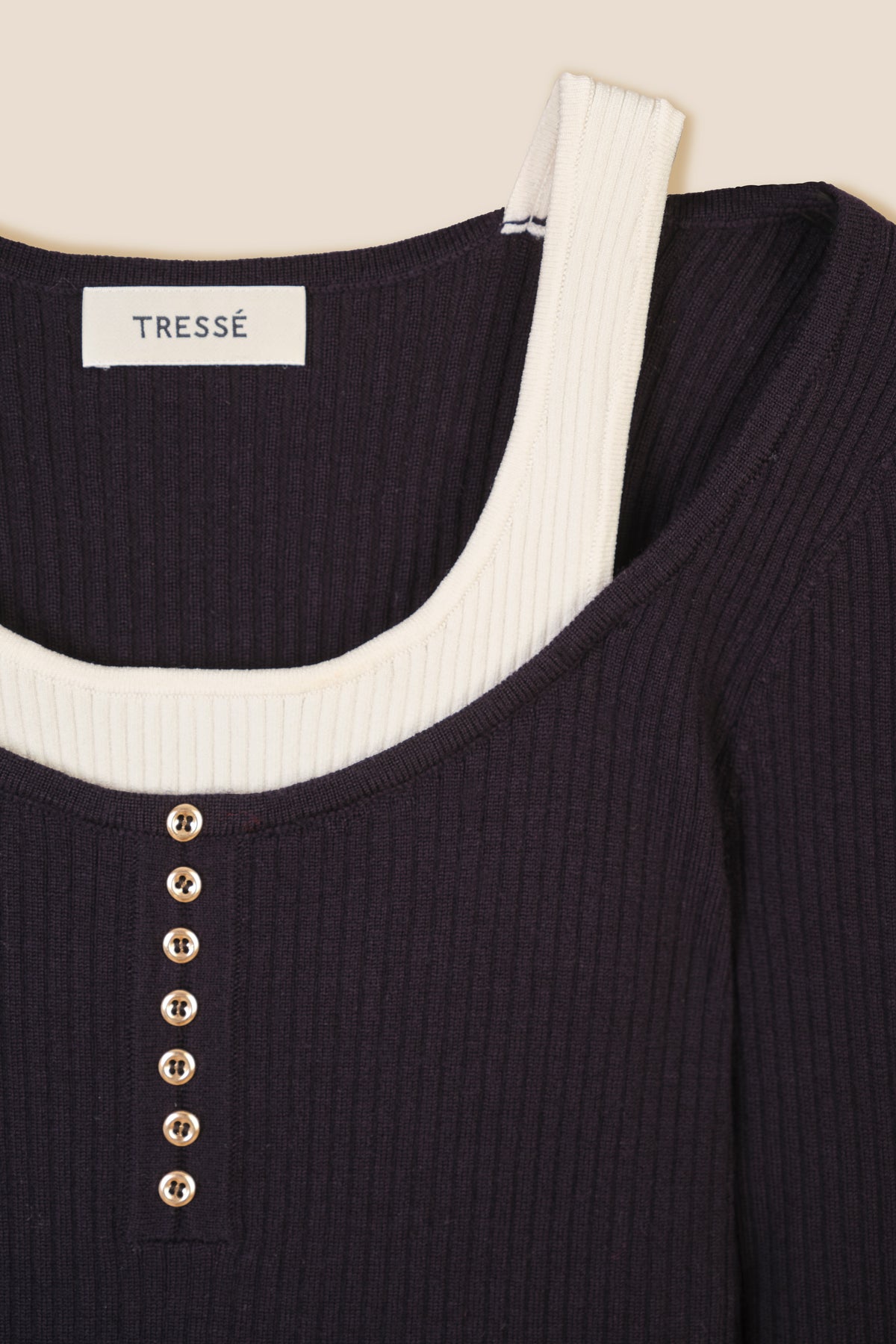 Layered-effect top