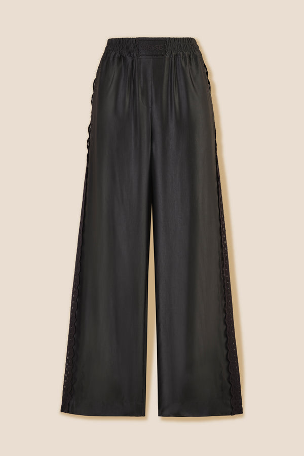 Flowing pants