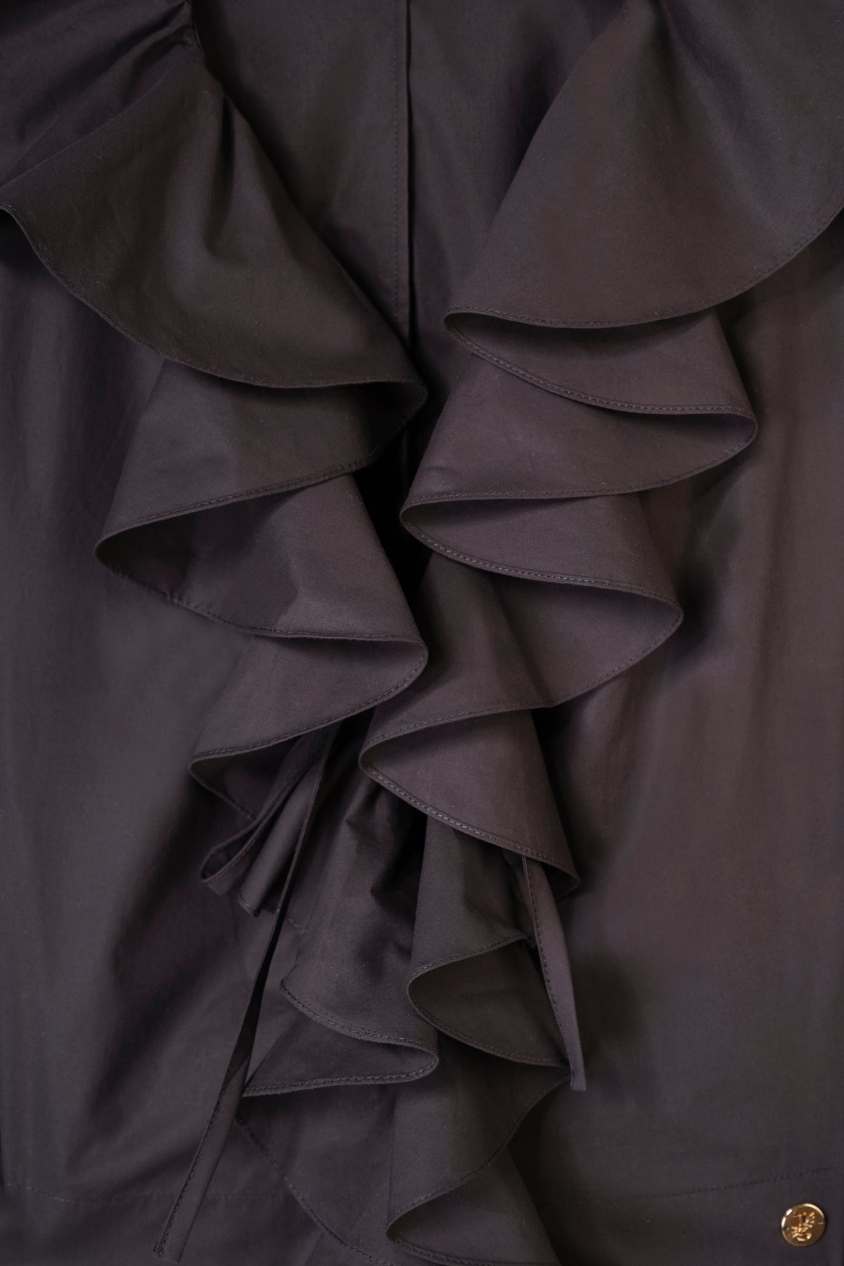 Short ruffled shirt