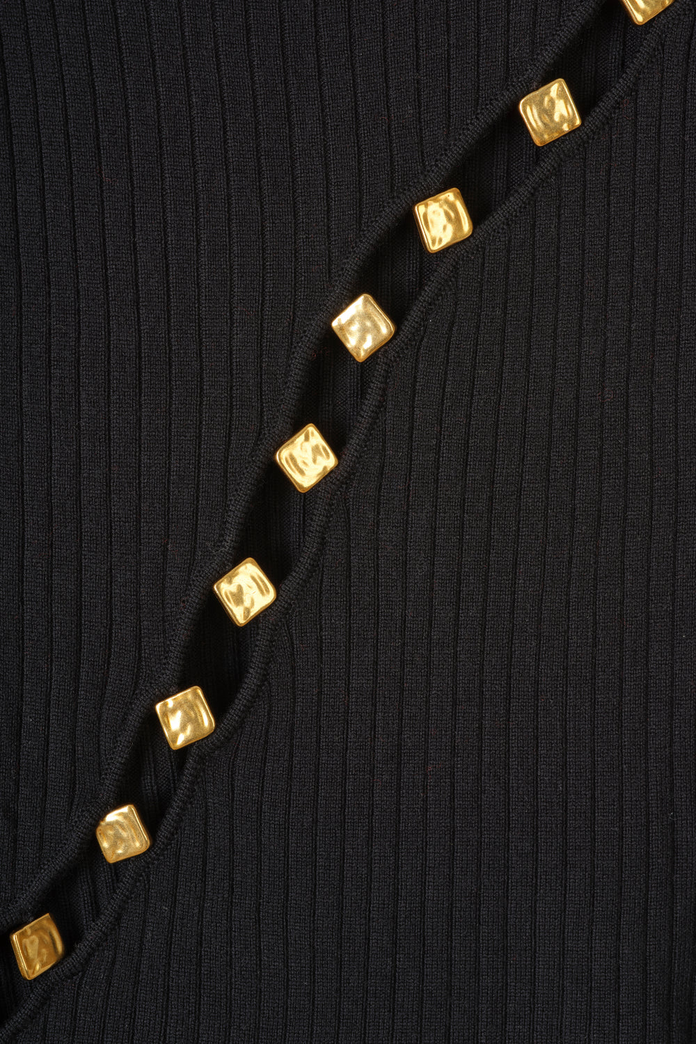 Diagonal opening sweater