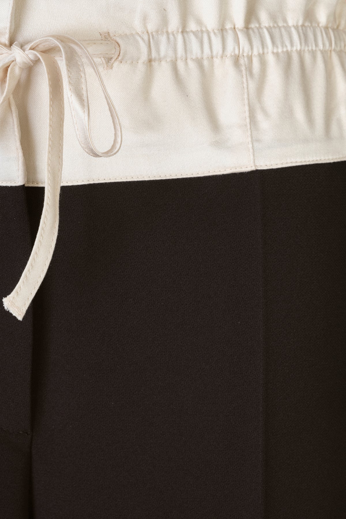 Pantalon à ceinture satin