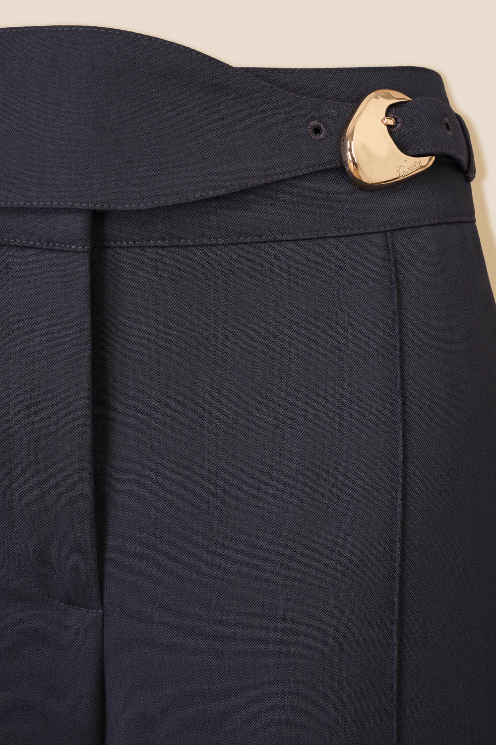 Buckled tailored trousers