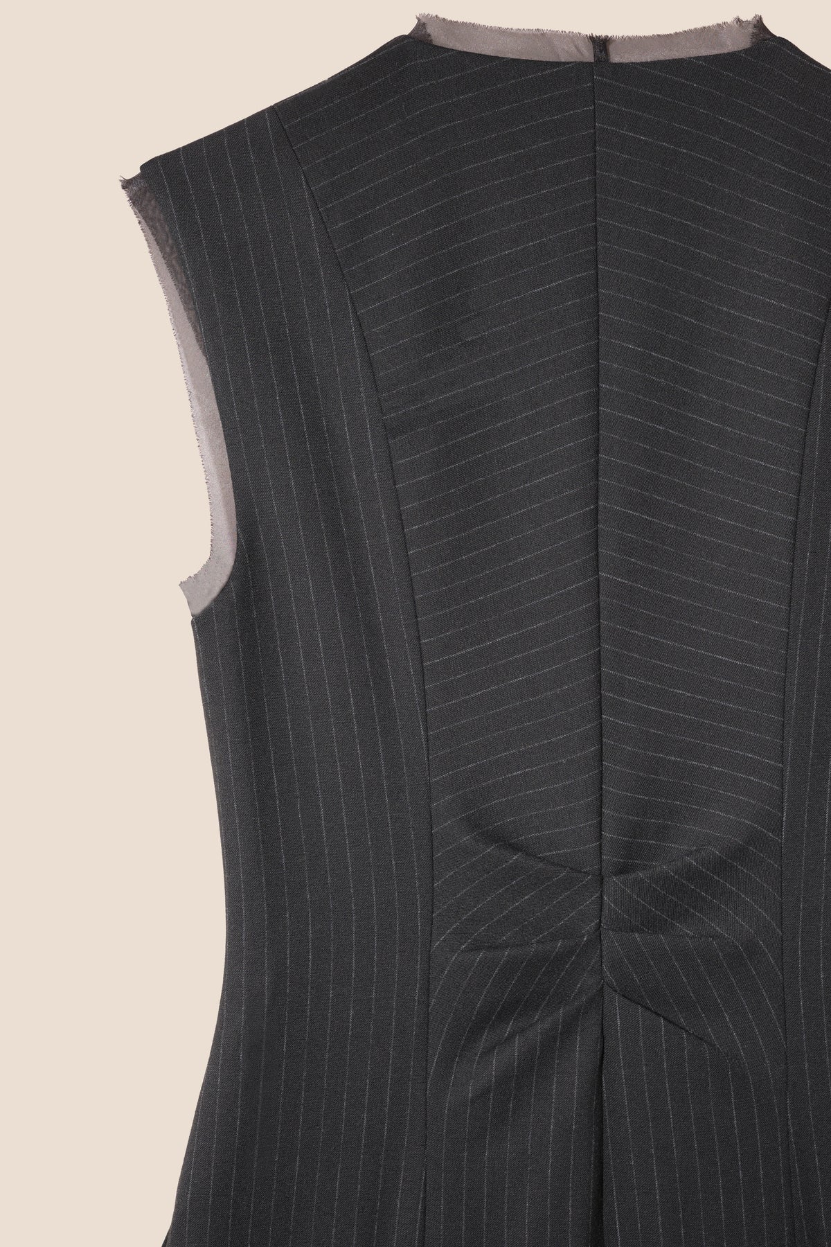 Robe à fines rayures