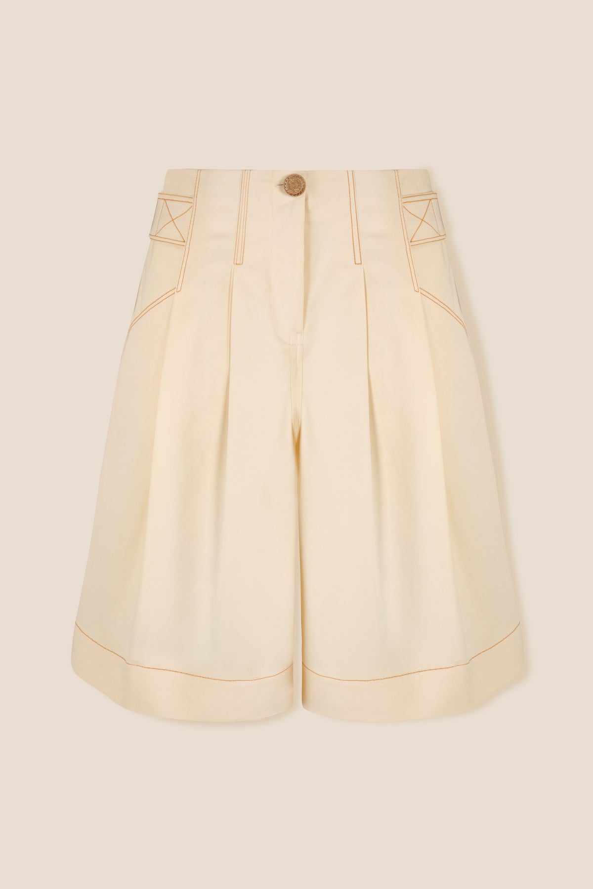 Ecru Bermuda shorts with contrast topstitching