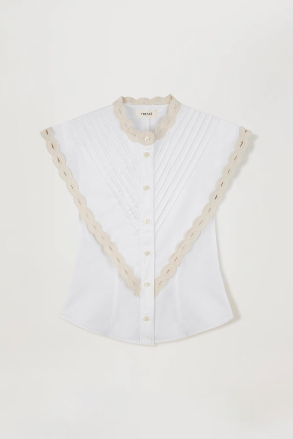 Fitted shirt with a pleated front panel