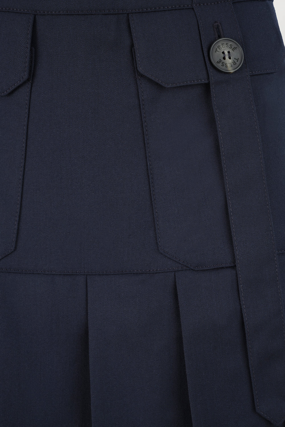Short pleated skirt