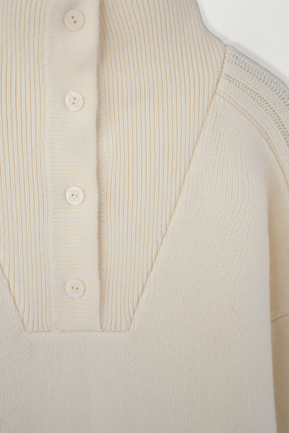 Thick Sweater with a Trucker Collar
