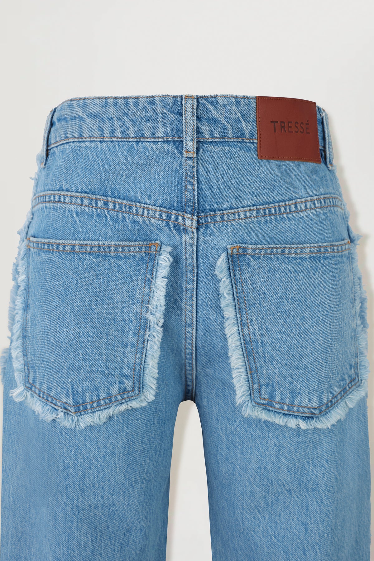Gerader Denim mit Fransen