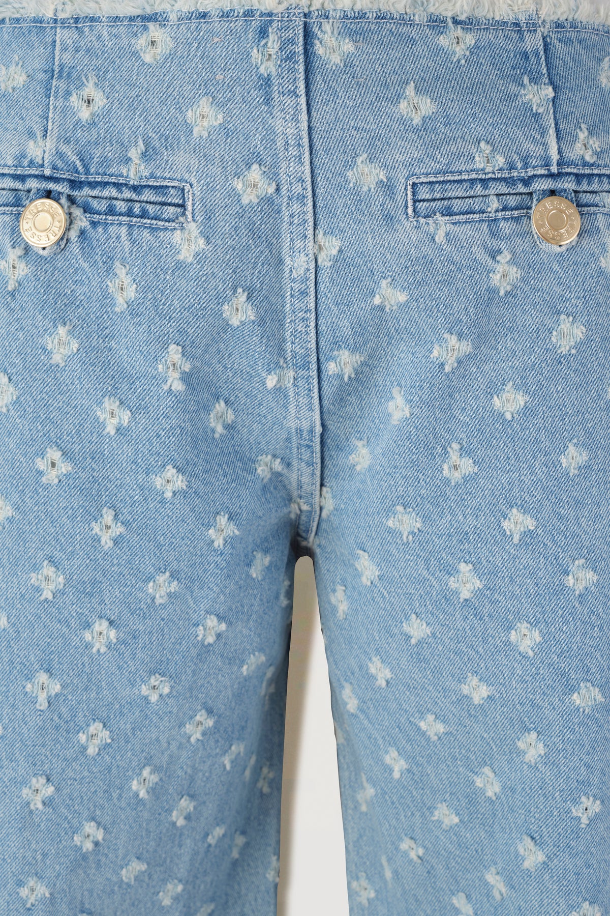 Denimstoff mit Used-Effekt