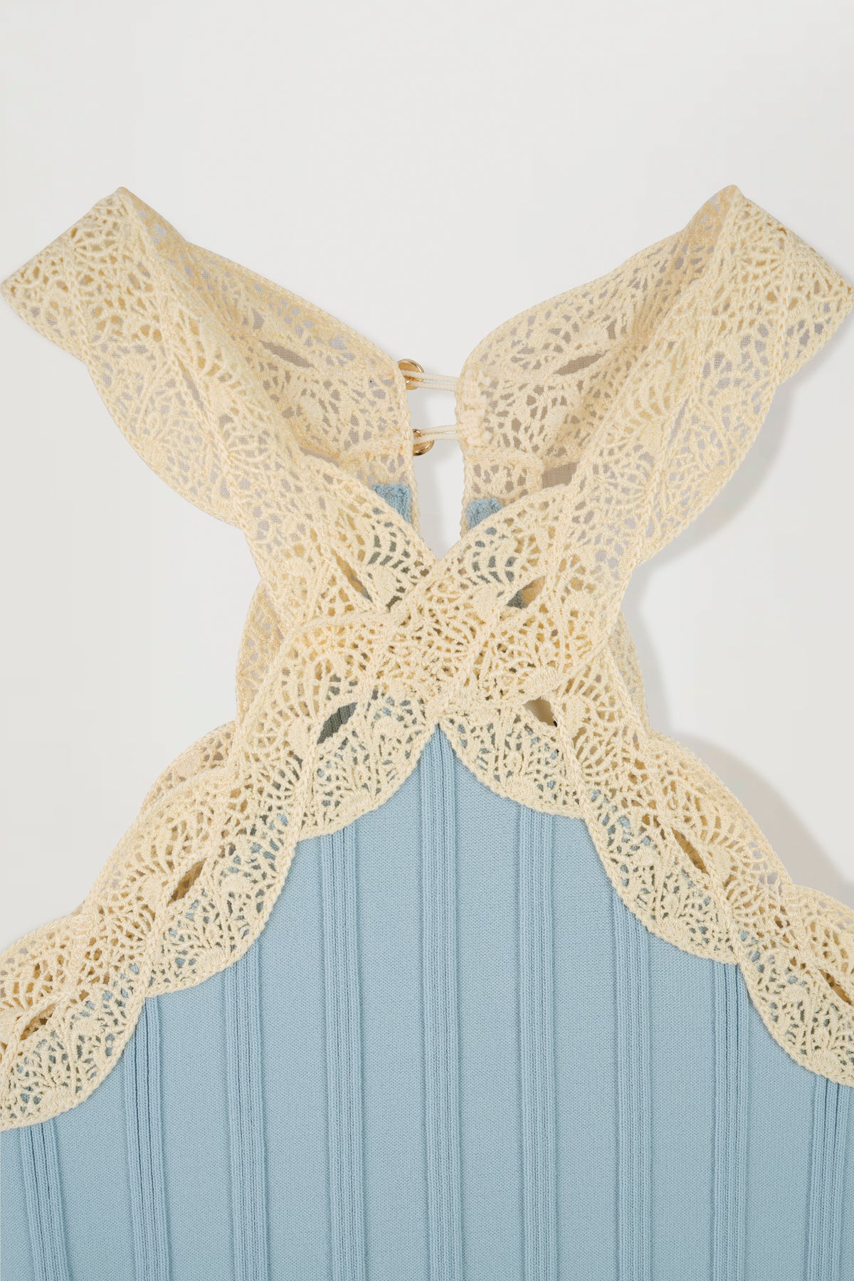 Abito in maglia asimmetrico