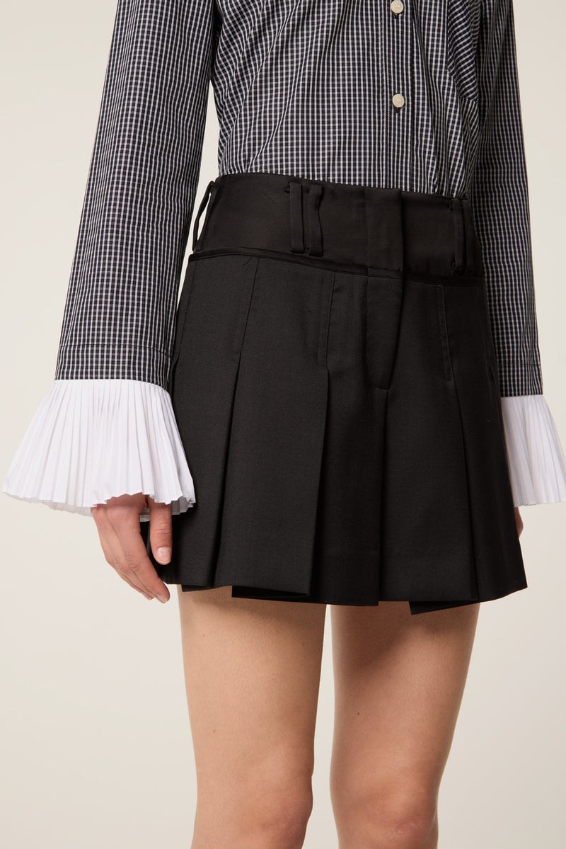 Short pleated skirt