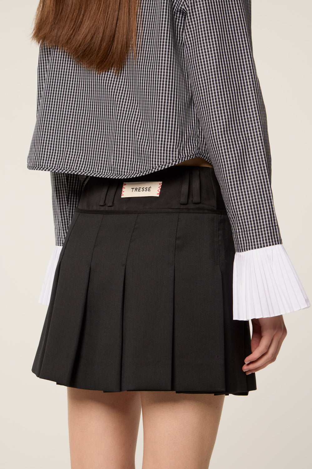 Short pleated skirt