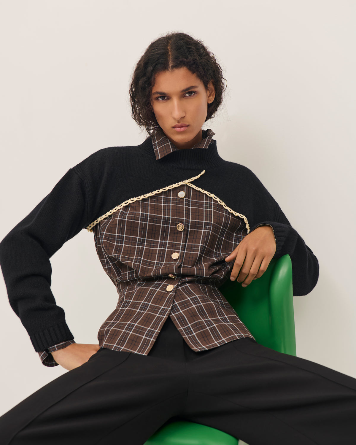 Chemise à carreaux et boutons dorés