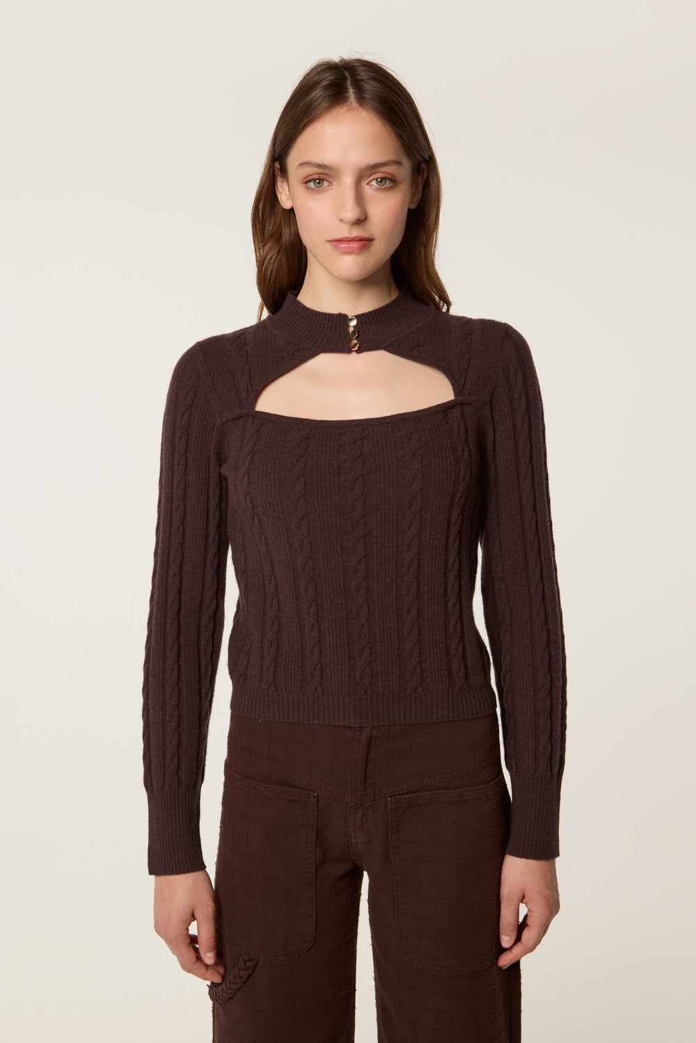 Wollpullover mit Cut-out