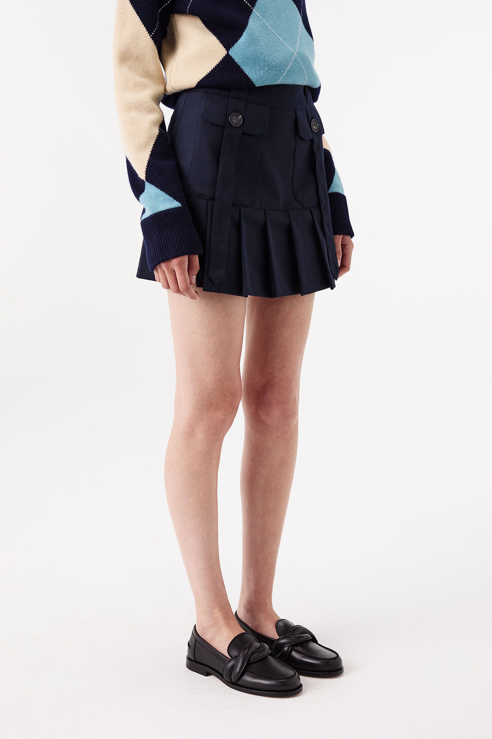 Short pleated skirt