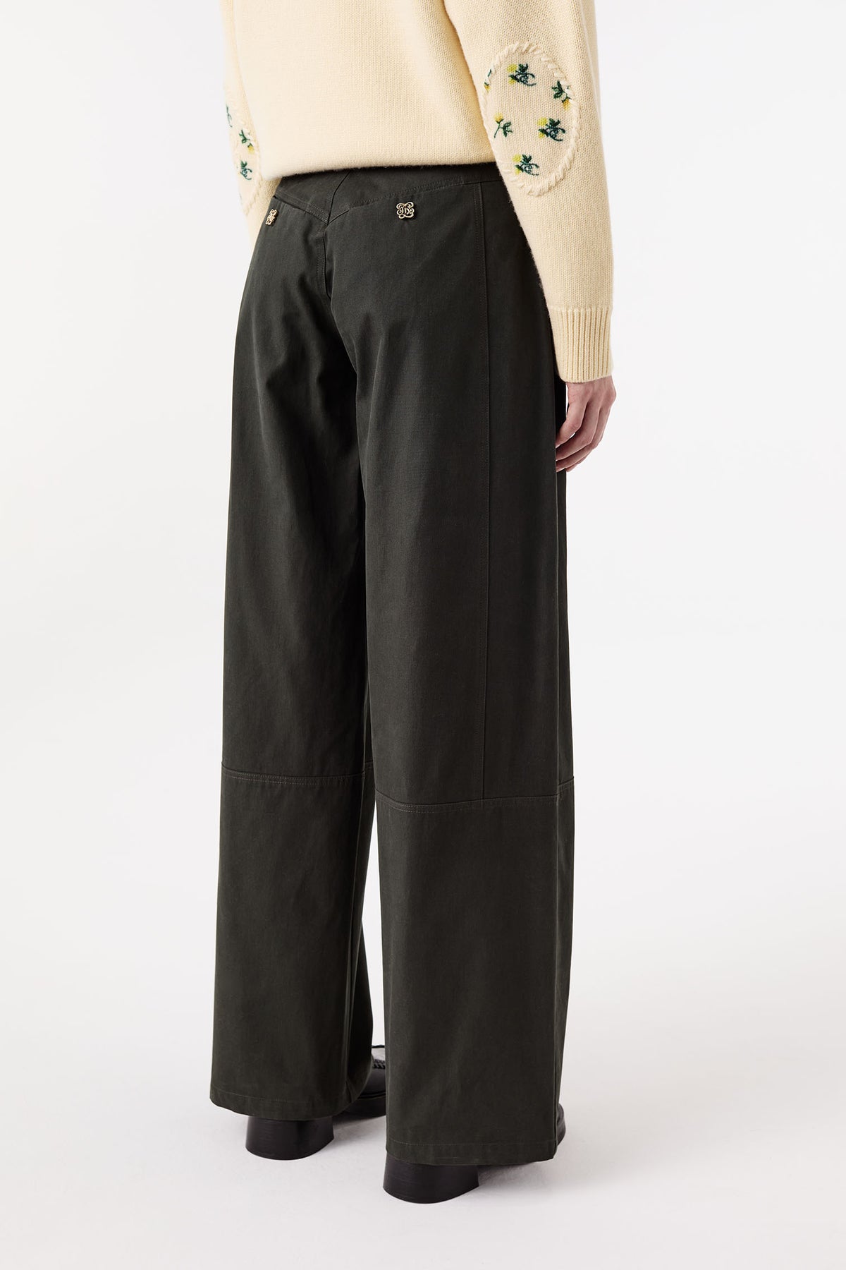 Cutout trousers