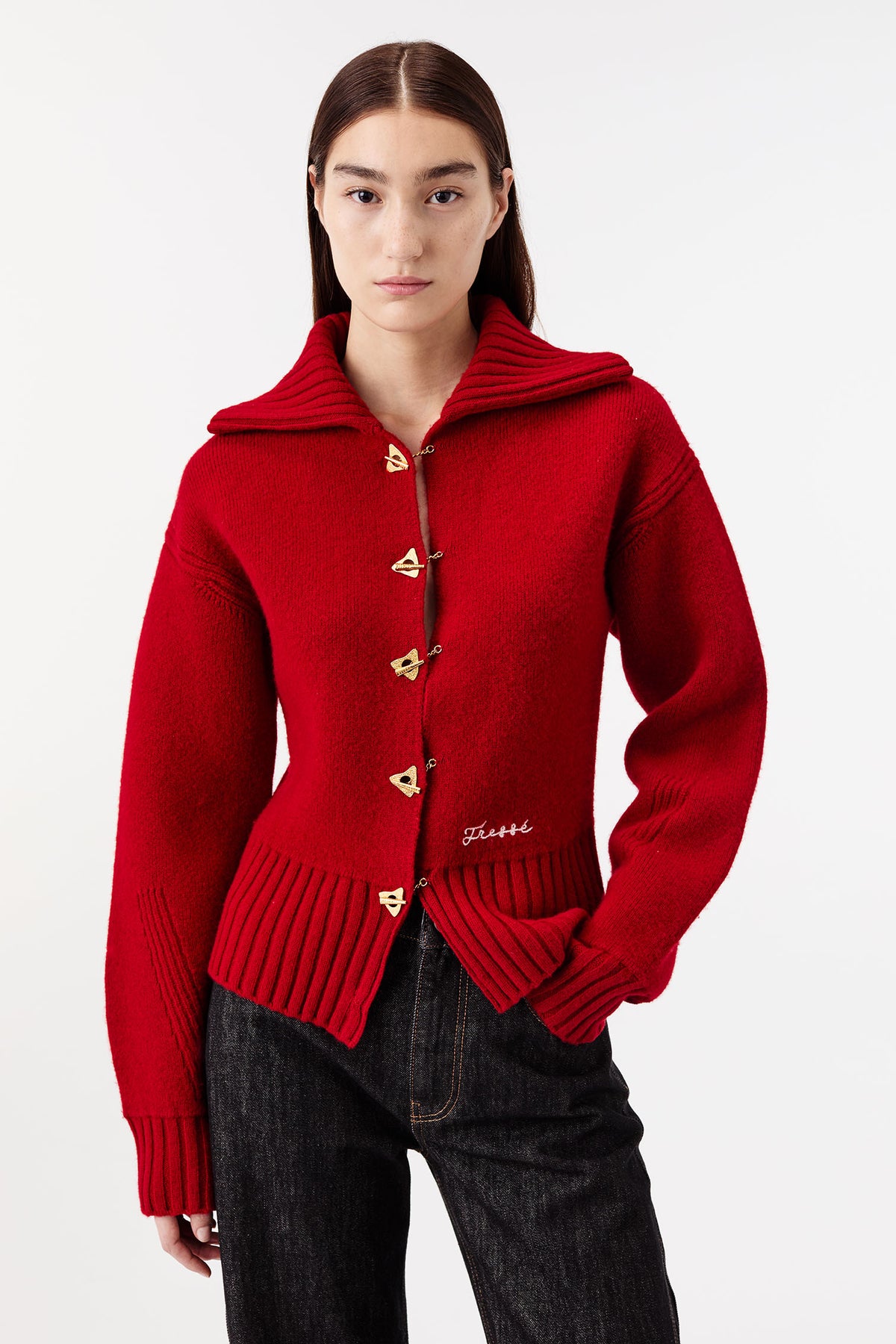 Cardigan with chain button fastening