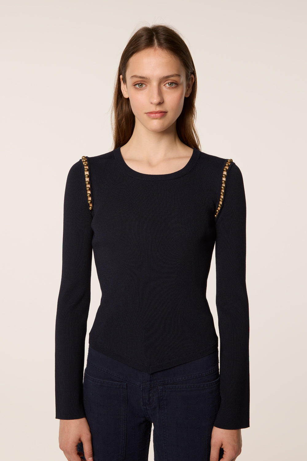Pullover mit goldfarbenen Perlen