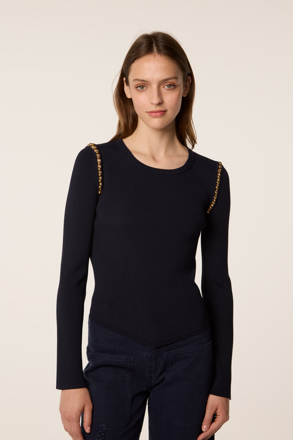 Pullover mit goldfarbenen Perlen