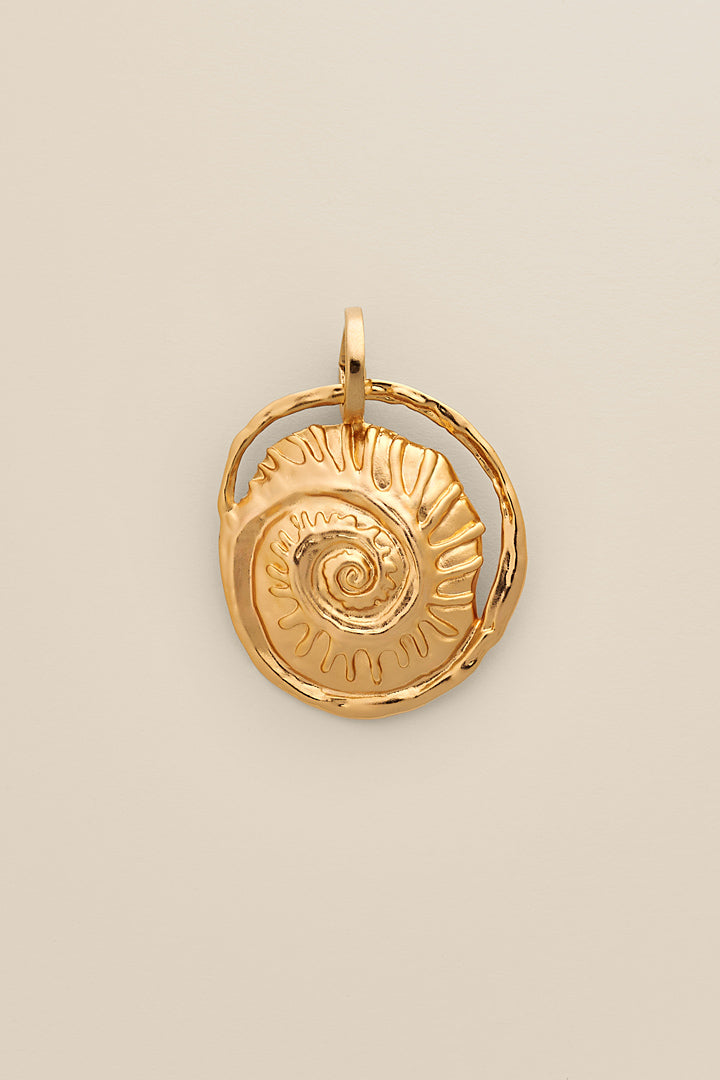 Golden shell medal