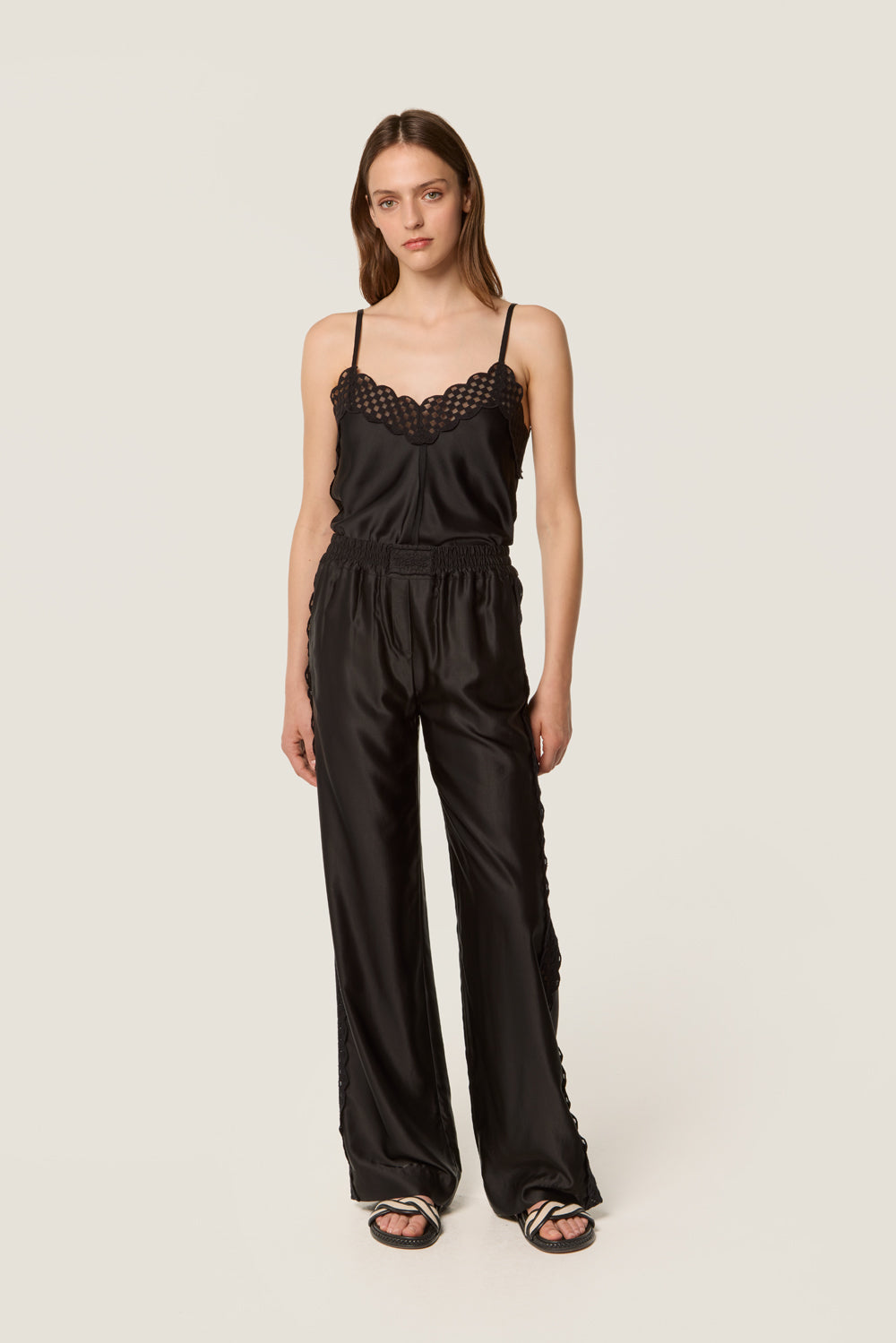 Fluid trousers
