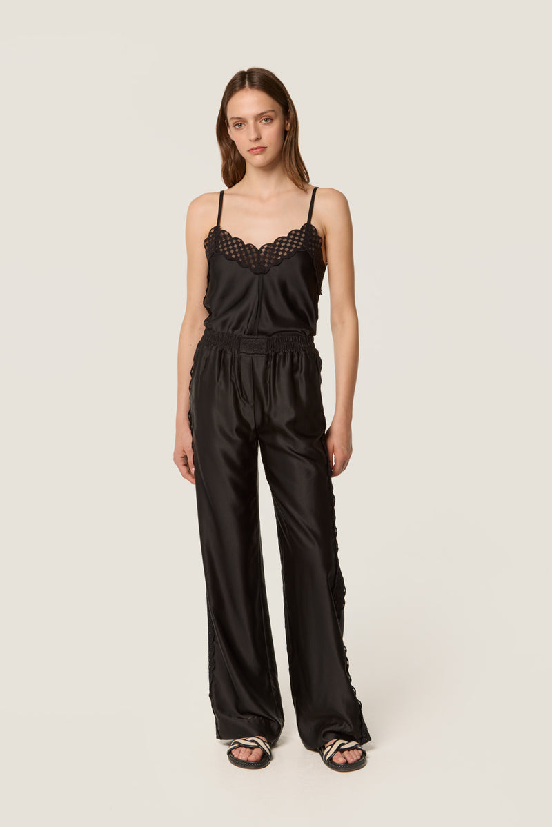 Flowing pants